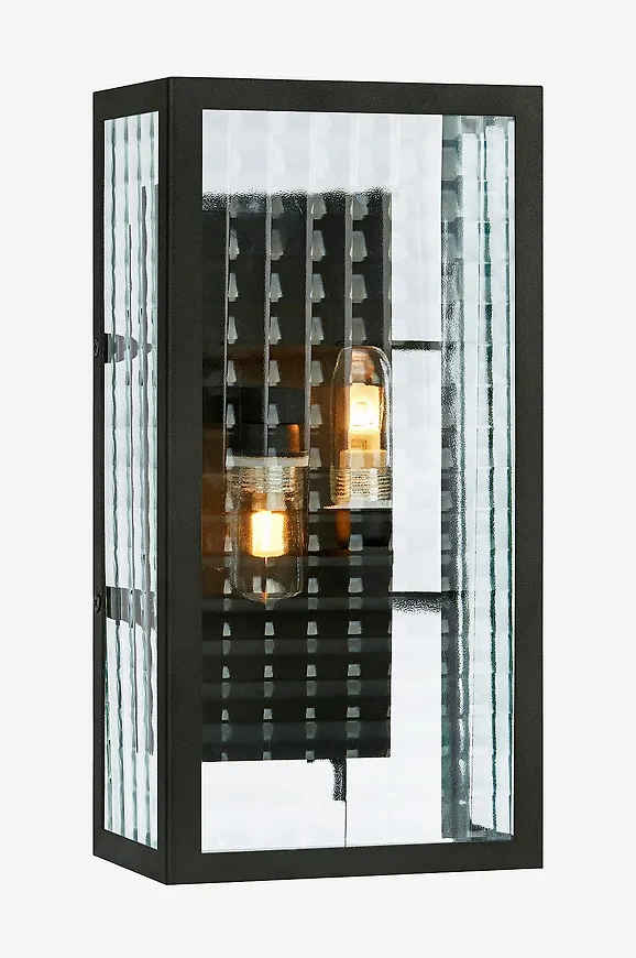 Svart Markslöjd lampa som passar perfekt till sommaren 2025!