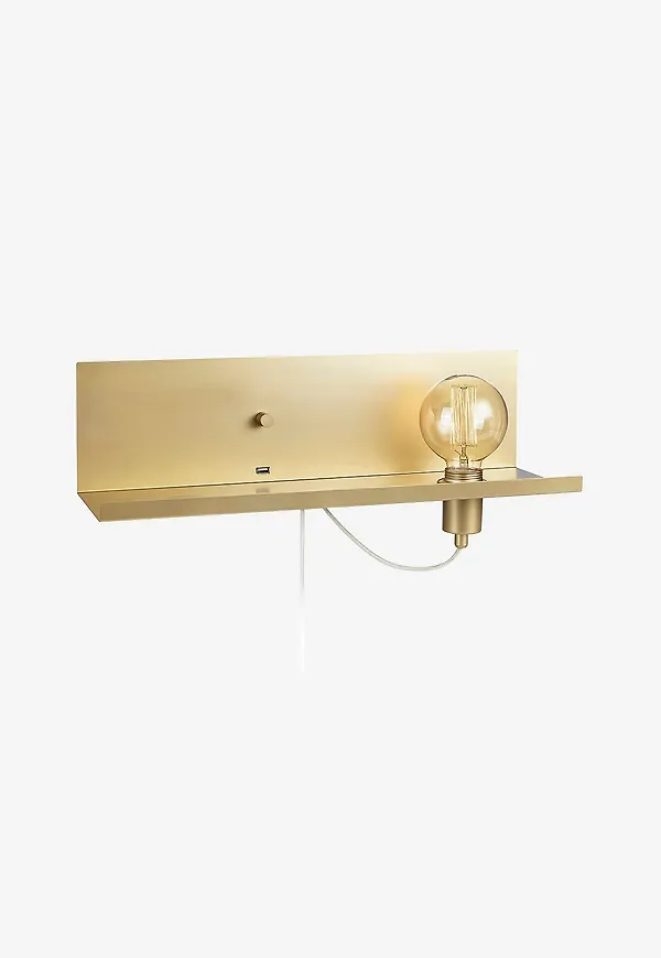 Guld Markslöjd-vägglampa i vacker modell.