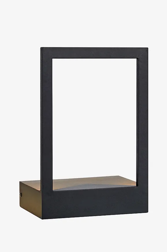 Jättefin vägglampa 2025 från Markslöjd.