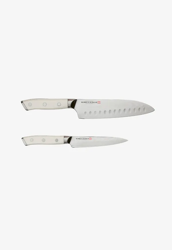 Riktigt snygg kniv i silver från Markus Aujalay.