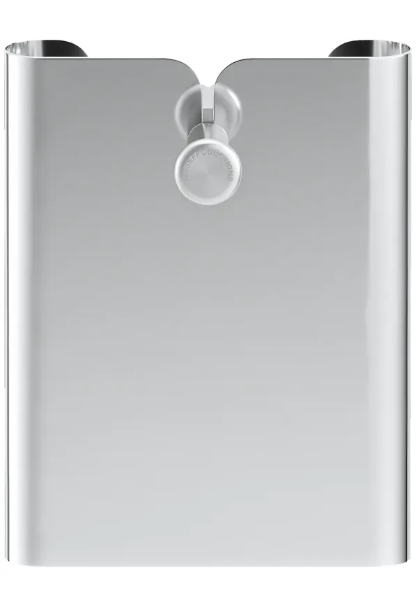 Jättefin spegel i silverfärgade från Massproductions.