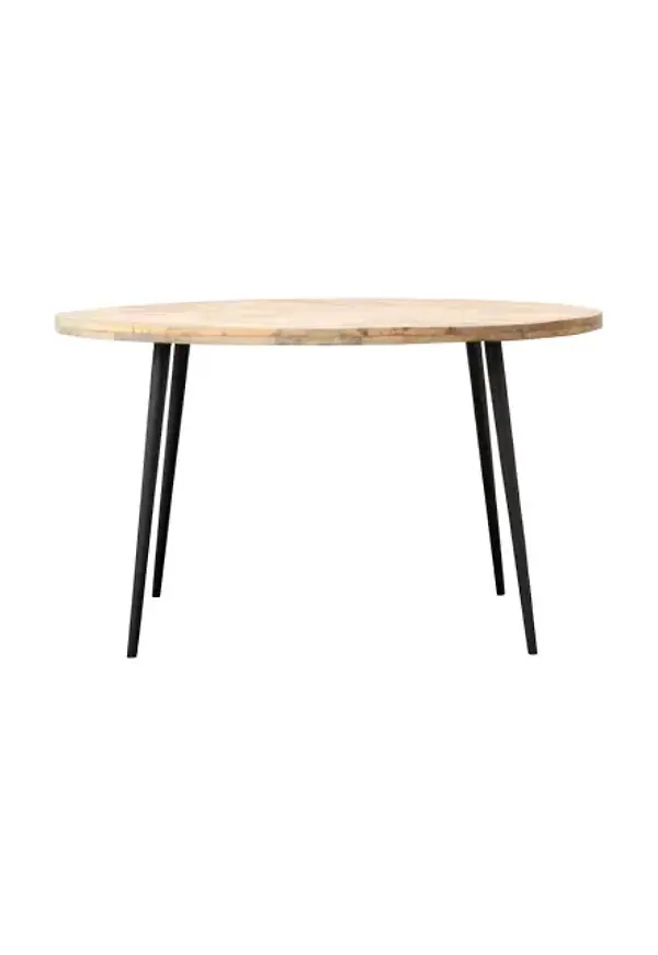 Cool matbord i järn från House Doctor.