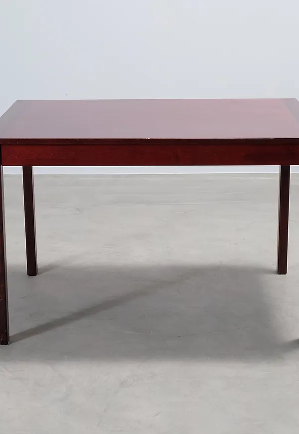 Mysig brun matbord 2025 från No brand.