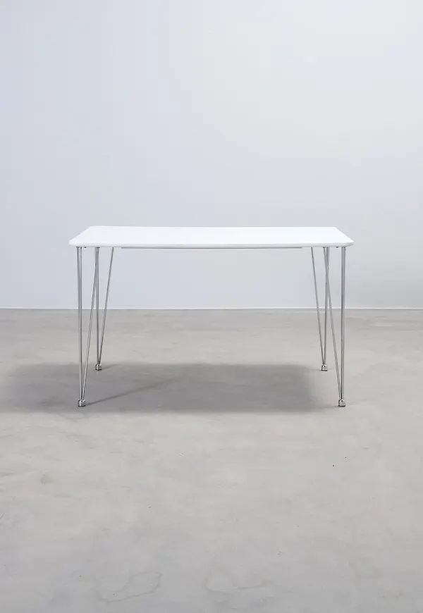 Modern vit bord 2025 från No brand.