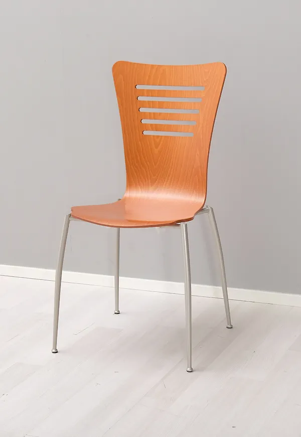 Superfin matstol 2025 från No brand.