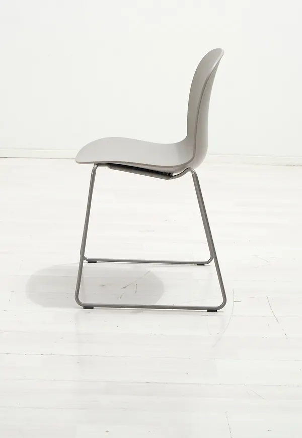 Jättefin matstol 2025 från No brand.