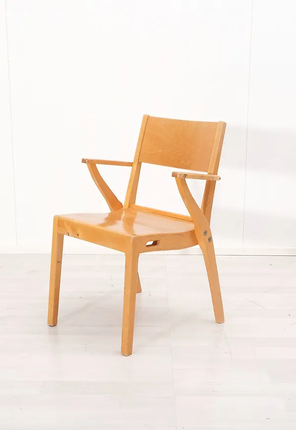 Trendig matstol 2025 från No brand.