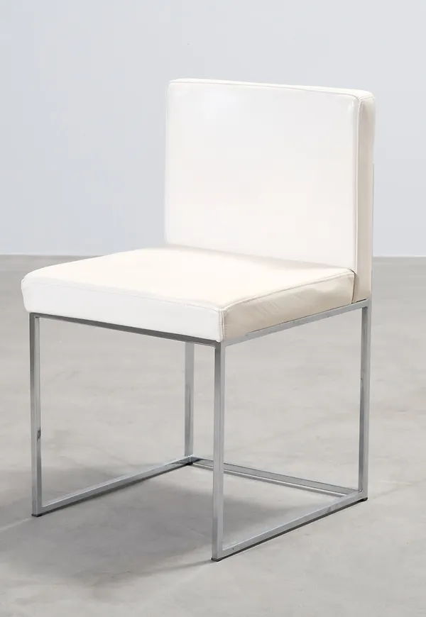 Snygg vit matstol 2025 från Kaani.