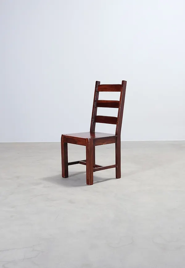 Supersnygg Stol som passar bra vid många olika tillfällen.