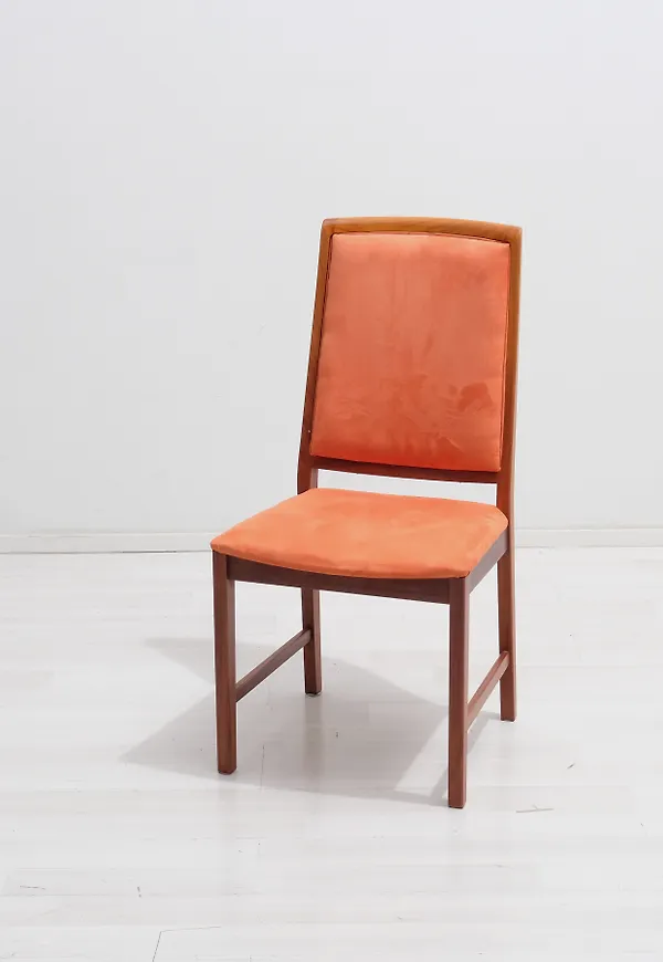 Vacker matstol 2025 från No brand.