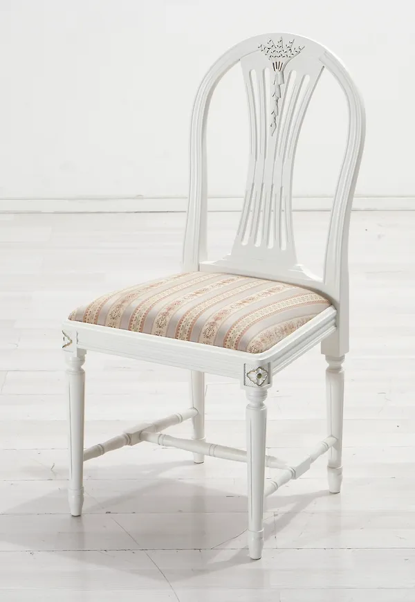 No Brand matstol som passar perfekt till sommaren 2025!