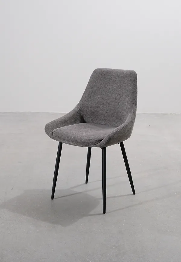 Superfin grå stol 2025 från No brand.