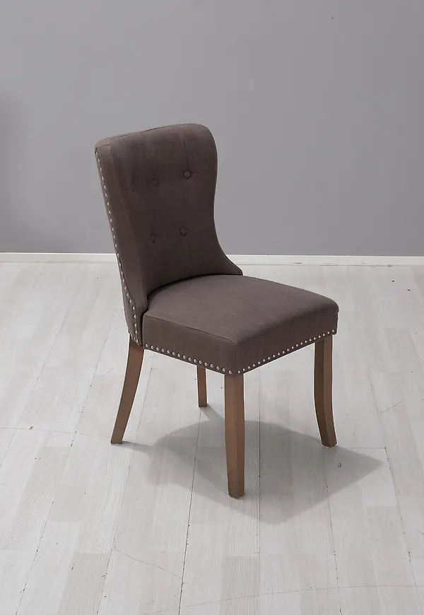 Elegant matstol 2025 från No brand.