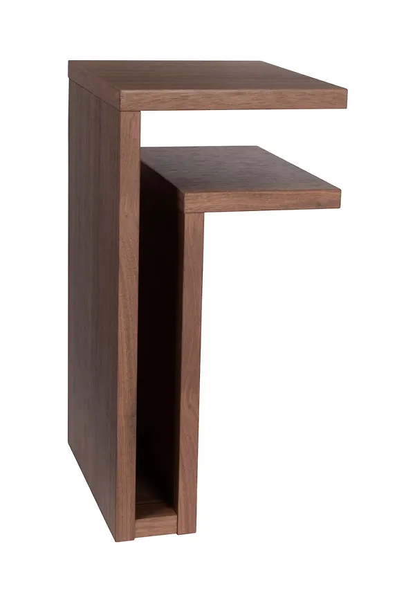 Klassisk valnötsbord i brunt från Maze Interios.