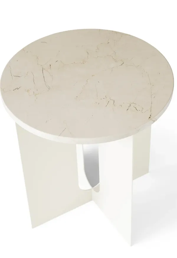 Mysig sidobord i vitt från Menu.