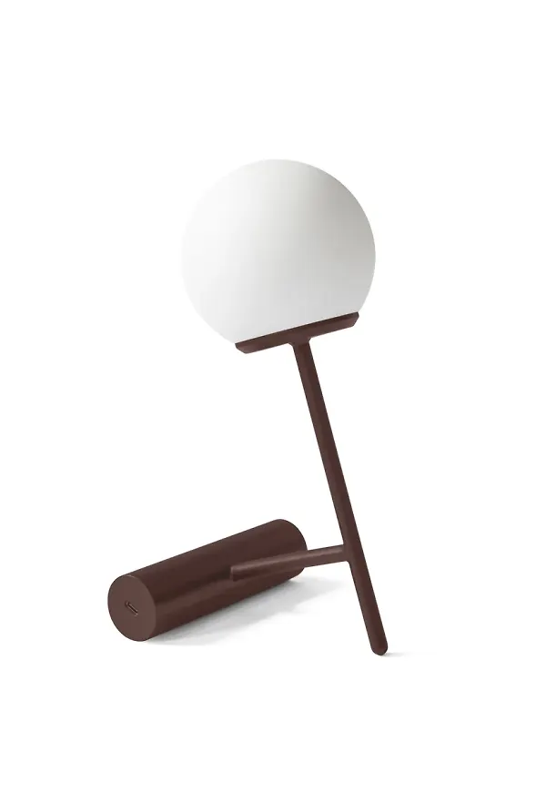 Röd Menu-lampa i exklusiv modell.