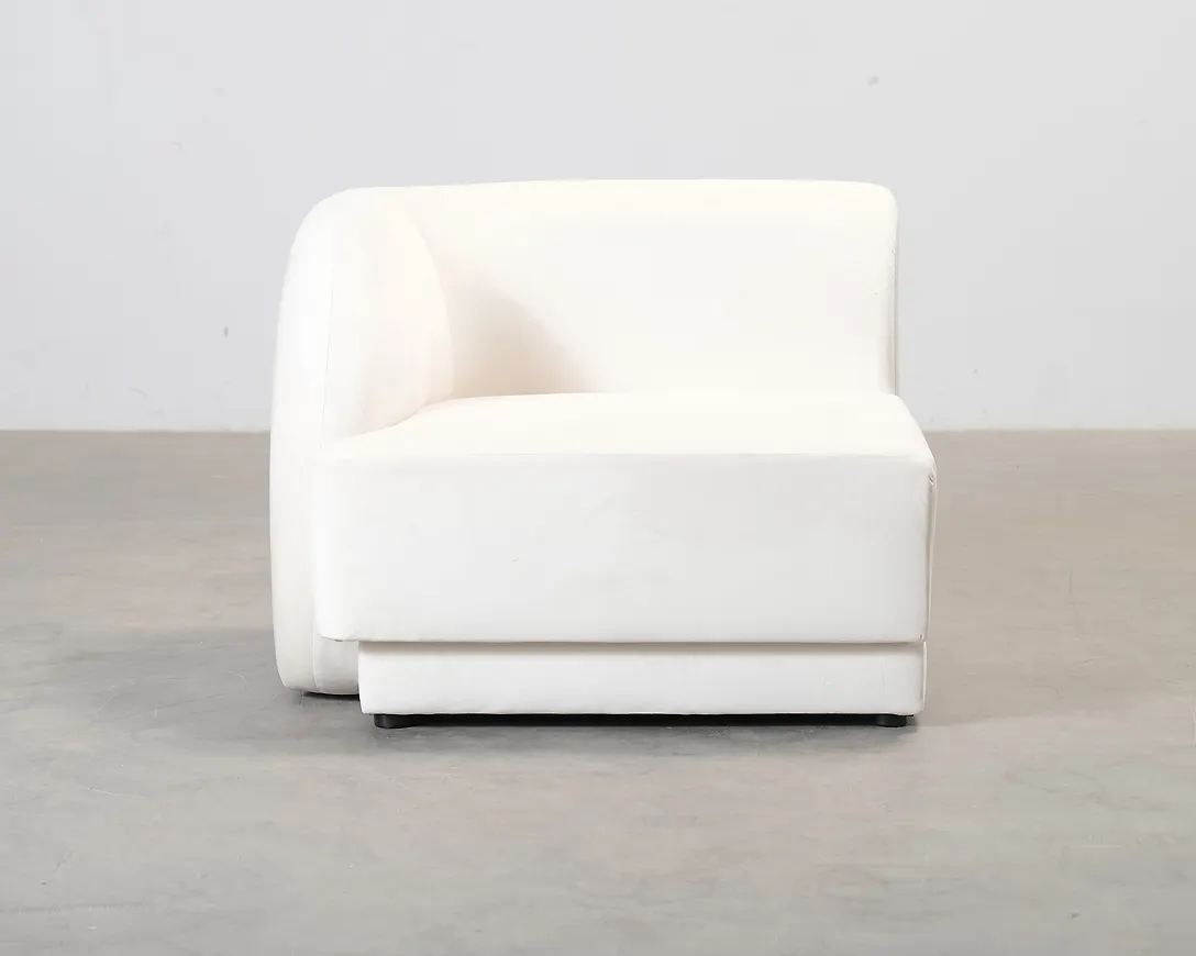 Skön fåtölj 2026 från Micadoni.