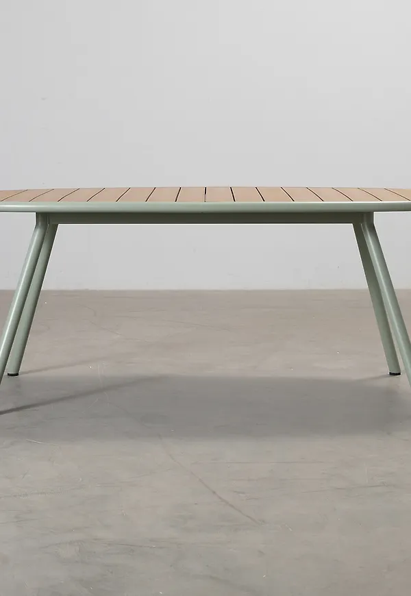 Grön Micadoni-bord i komfortabel modell.