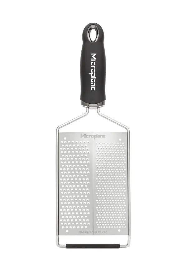 Svart Microplane-rivjärn i söt modell.