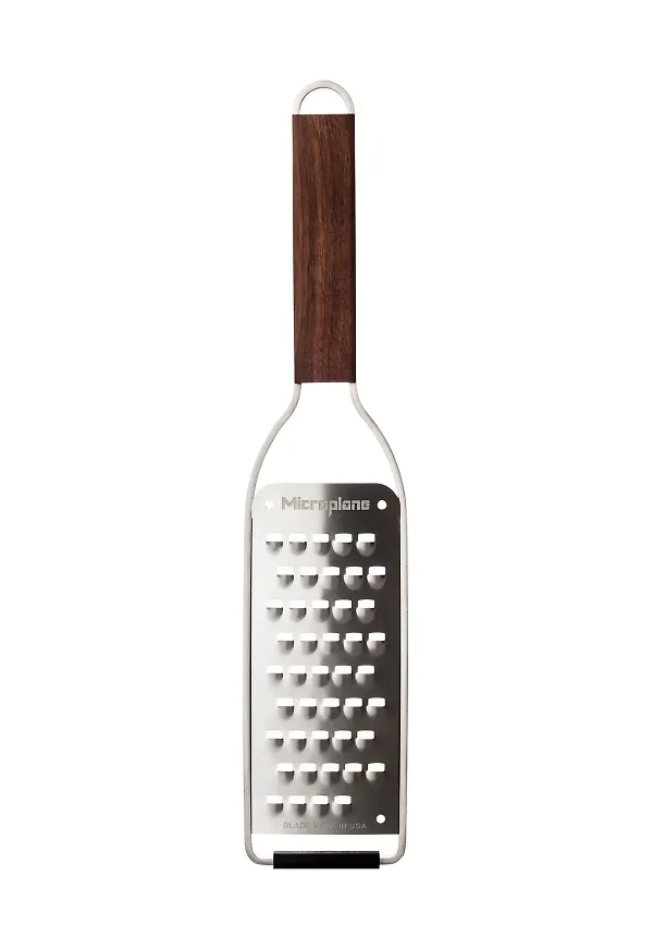 Brun Microplane-rivjärn i otroligt fin modell.