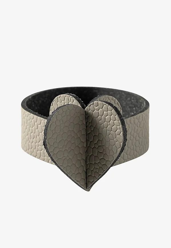 Komfortabel servettring i grått från MiLLE W NORDISK DESIGN.