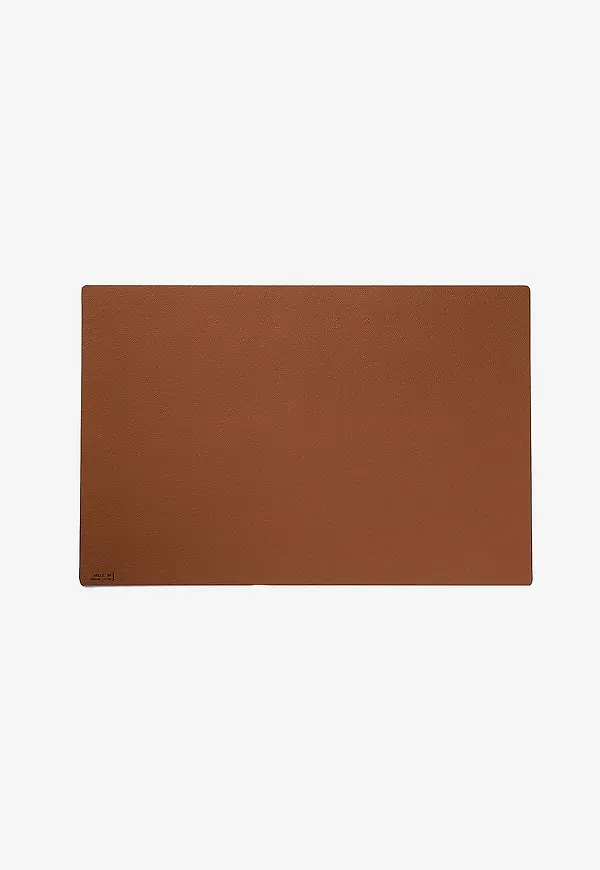 Smickrande underlägg i brunt från MiLLE W NORDISK DESIGN.