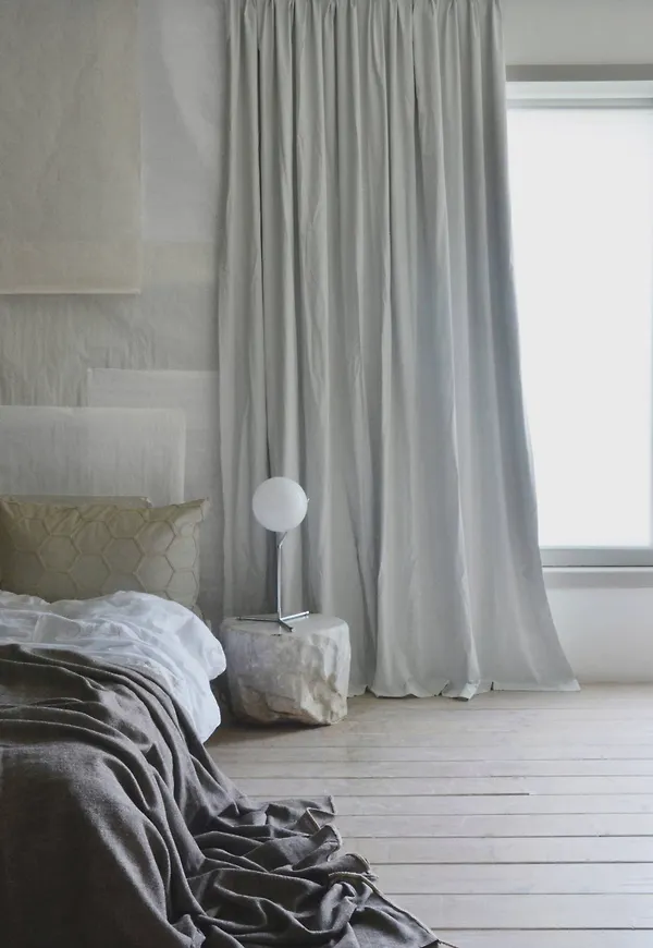 Vit Mimou-gardin i trendig modell.