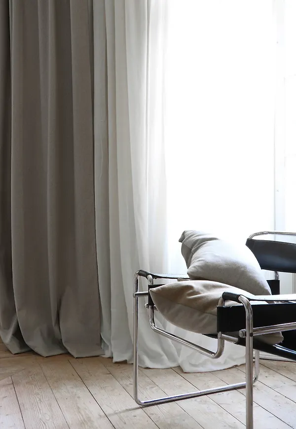 Cool gardin i ull från Mimou.