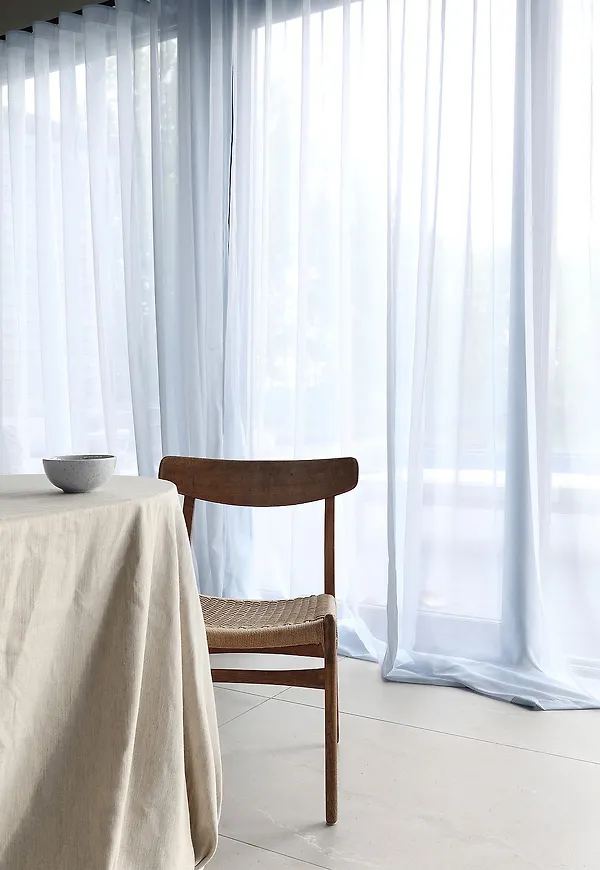 Jättesnygg Gardin som passar bra vid många olika tillfällen.