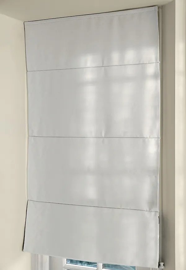 Jättefin gardin i vitt från Mimou.