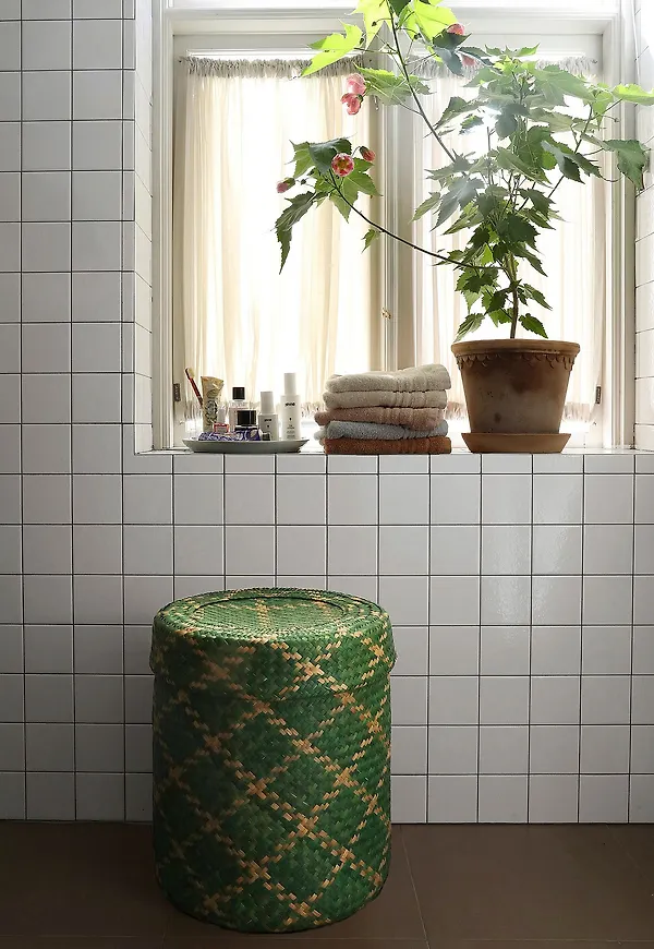 Elegant tvättkorg i grönt från Mimou.