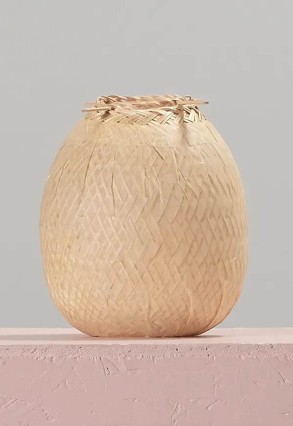 Riktigt trendig beige lampa 2025 från Mimou.