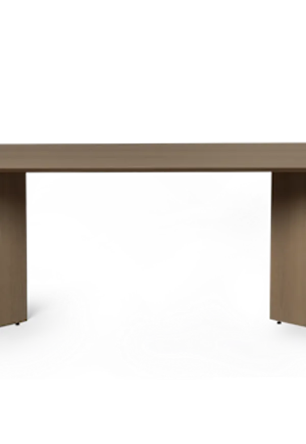 Söt brun matbord 2025 från FERM LIVING.