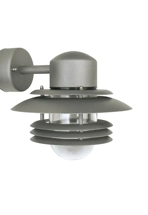 Modern Lampa som passar bra vid många olika tillfällen.