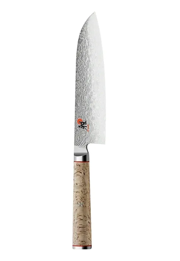 Silverfärgad Miyabi-kockkniv i söt modell.