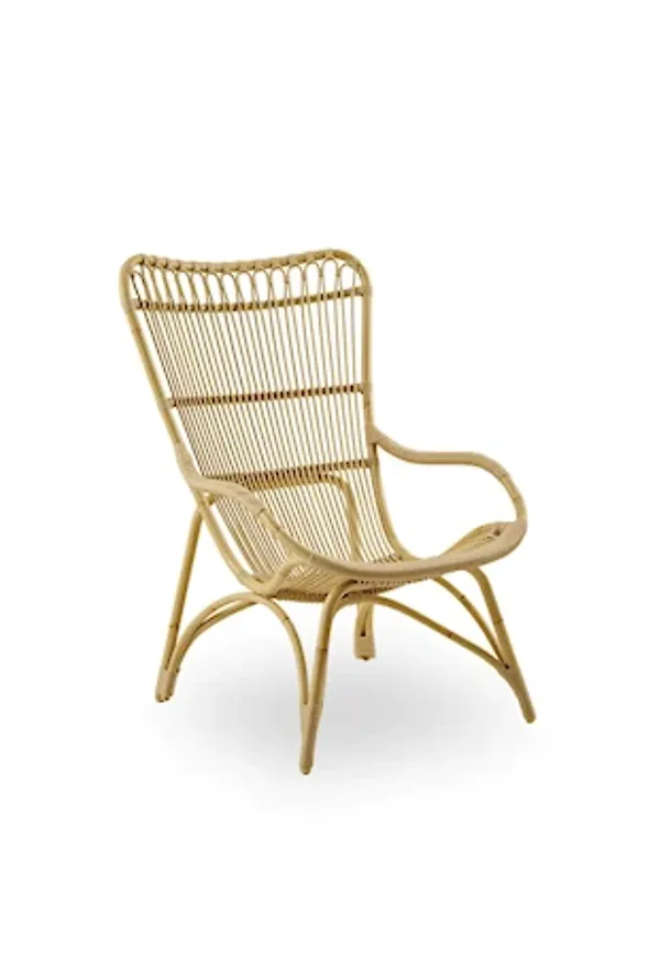 Moderiktig sika design utemöbel i brun färg gjord i aluminium.