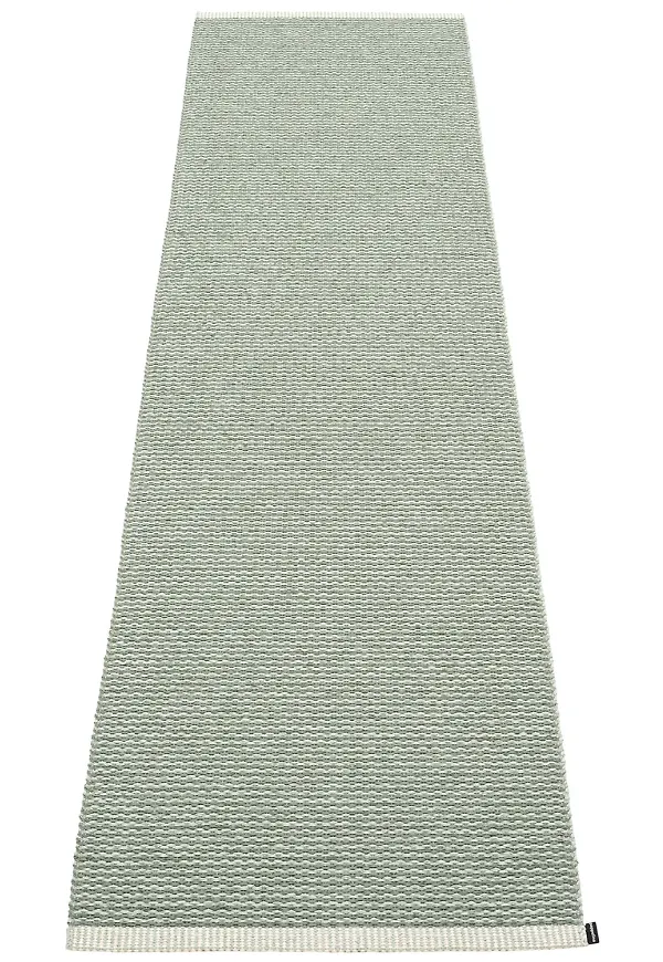 Söt plastmatta 2025 från Pappelina.