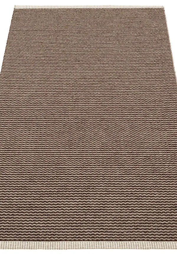 Fantastiskt snygg Matta som passar bra vid många olika tillfällen.