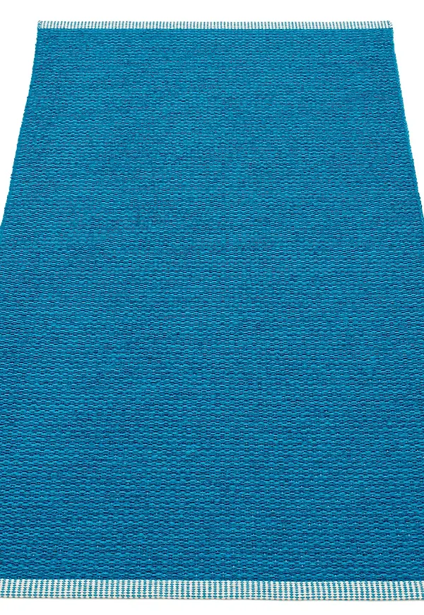 Riktigt fin plastmatta 2025 från Pappelina.