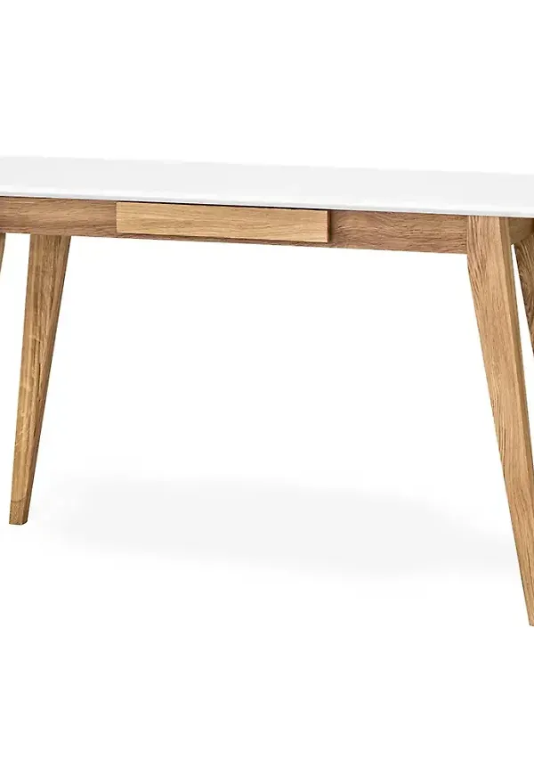 Riktigt snygg bord som passar bra vid många olika tillfällen.