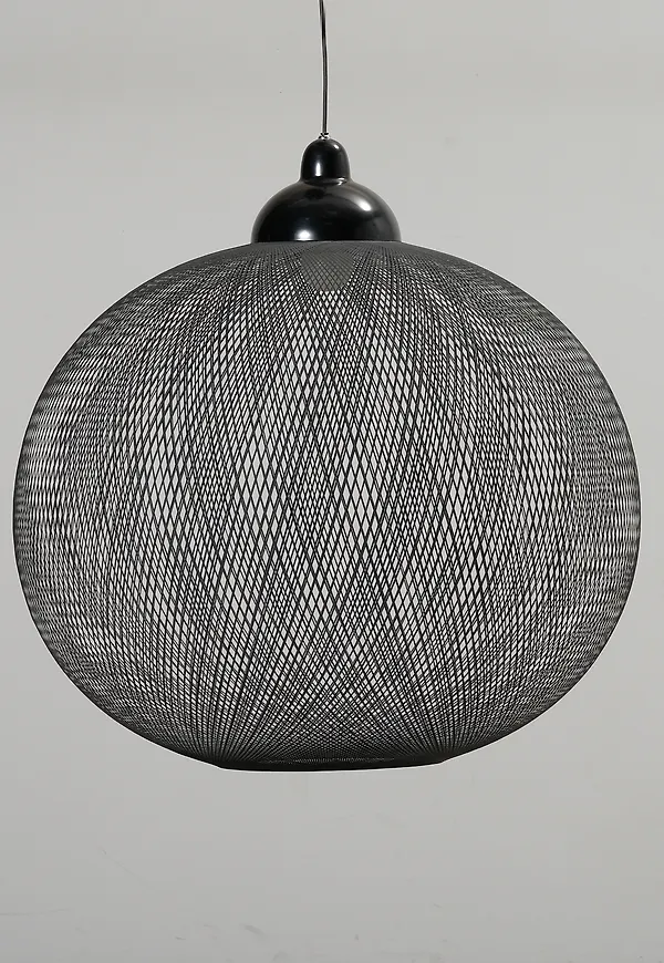 Söt svart lampa 2025 från Moooi.