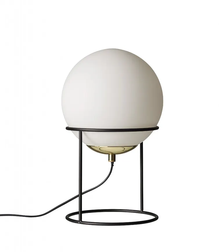 Jättesnygg lampa 2025 från Dyberg Larsen.