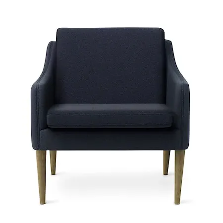 Otroligt fin warm nordic fåtölj i blå färg gjord i ek.