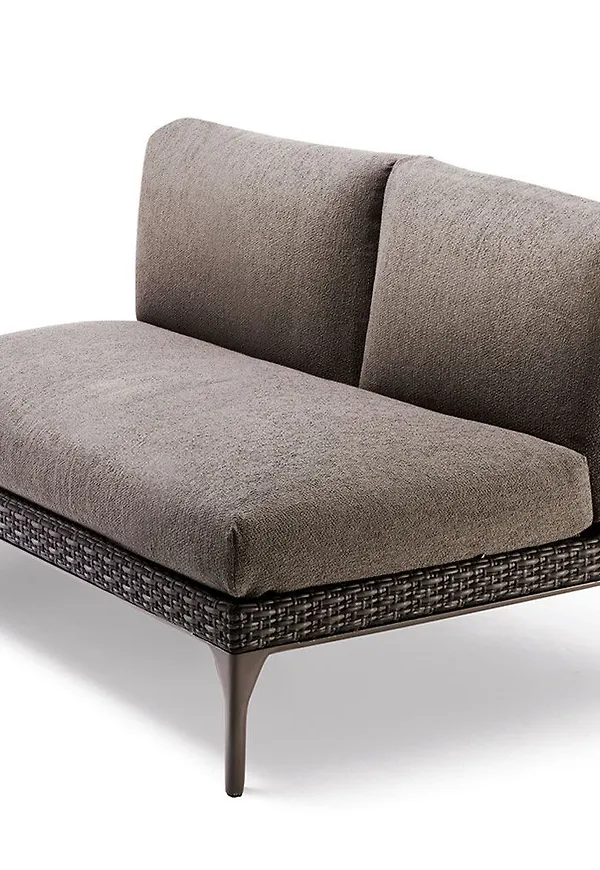 Fin brun utemöbel i aluminium från Dedon.