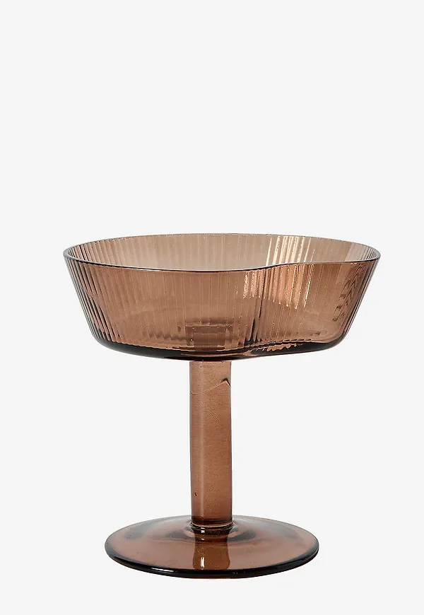 Brun Muubs-cocktailglas i härlig modell.