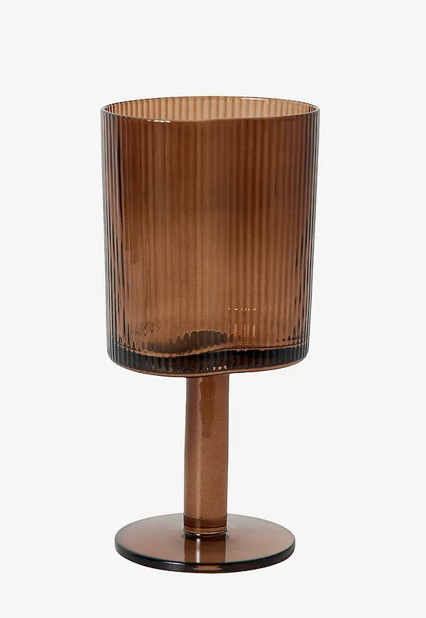 Fantastiskt fin vitvinsglas i brunt från Muubs.