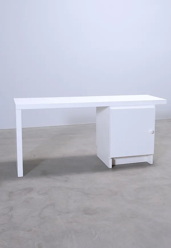 Riktigt fin vit skrivbord 2025 från Muurame.