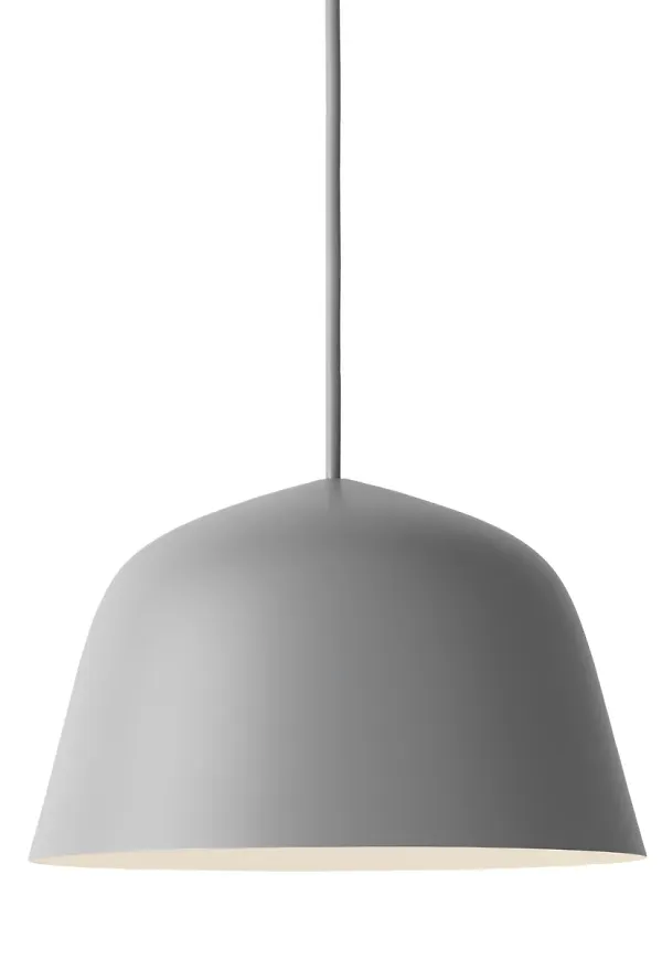 Jättesnygg grå lampa 2025 från Muuto.