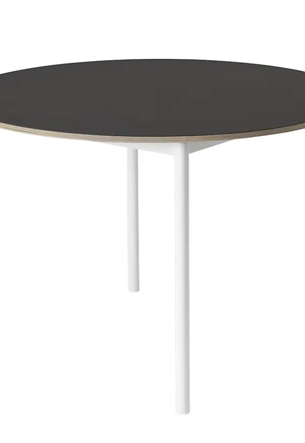 Otroligt fin bord som passar bra vid många olika tillfällen.