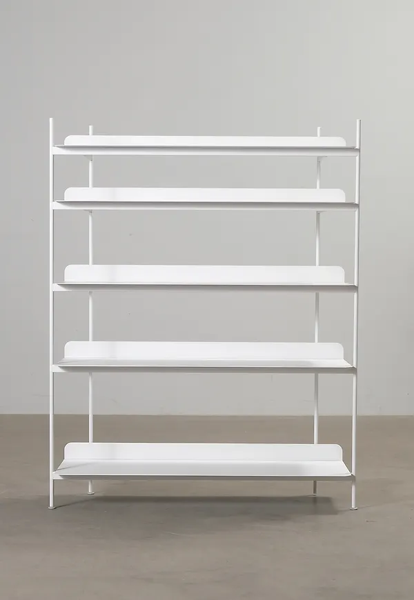 Riktigt fin bokhylla 2025 från Muuto.